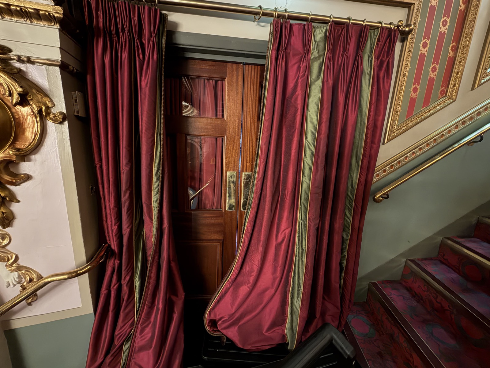Specialist curtains at the Sondheim Theatre